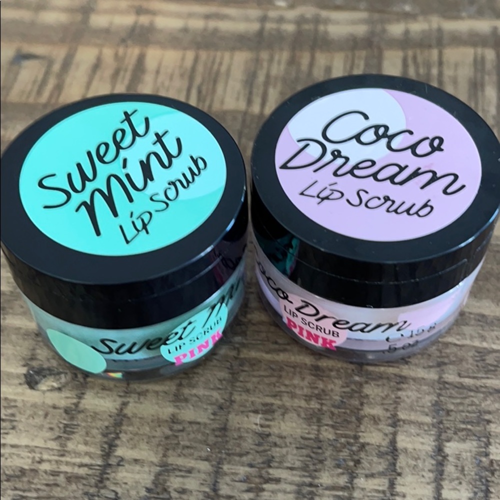 NWT lip scrub Victoria secret